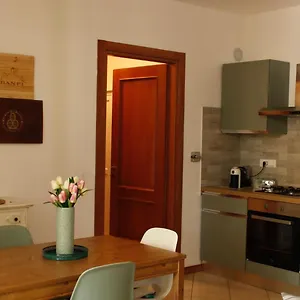 la-casa-di-16159.hotelitalianriviera.com/